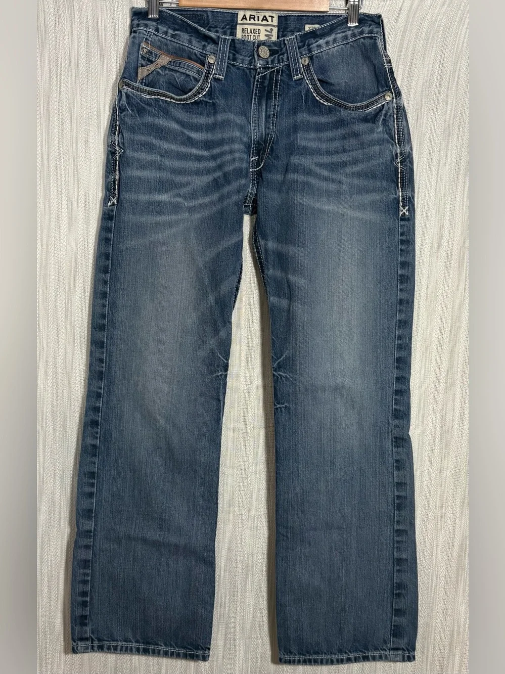 Ariat Men's Straight Jeans in Distressed Blue Wash - Picture 1 of 4